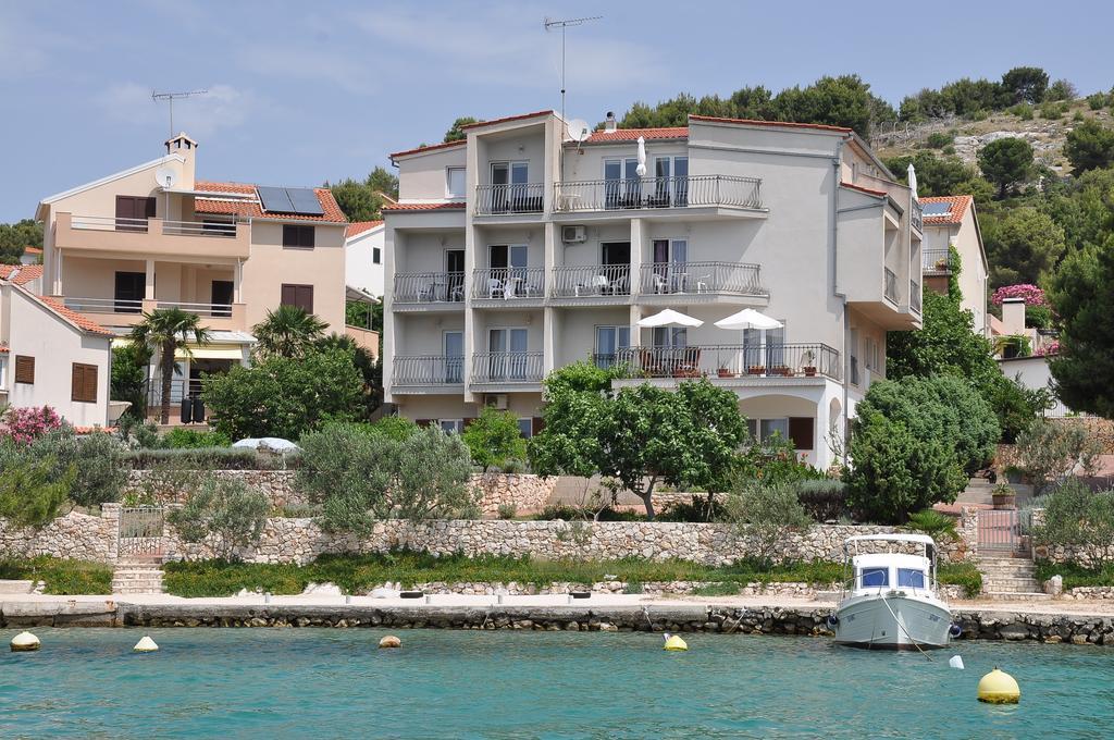 Apartments Pralija Mile Zaboric Exterior photo